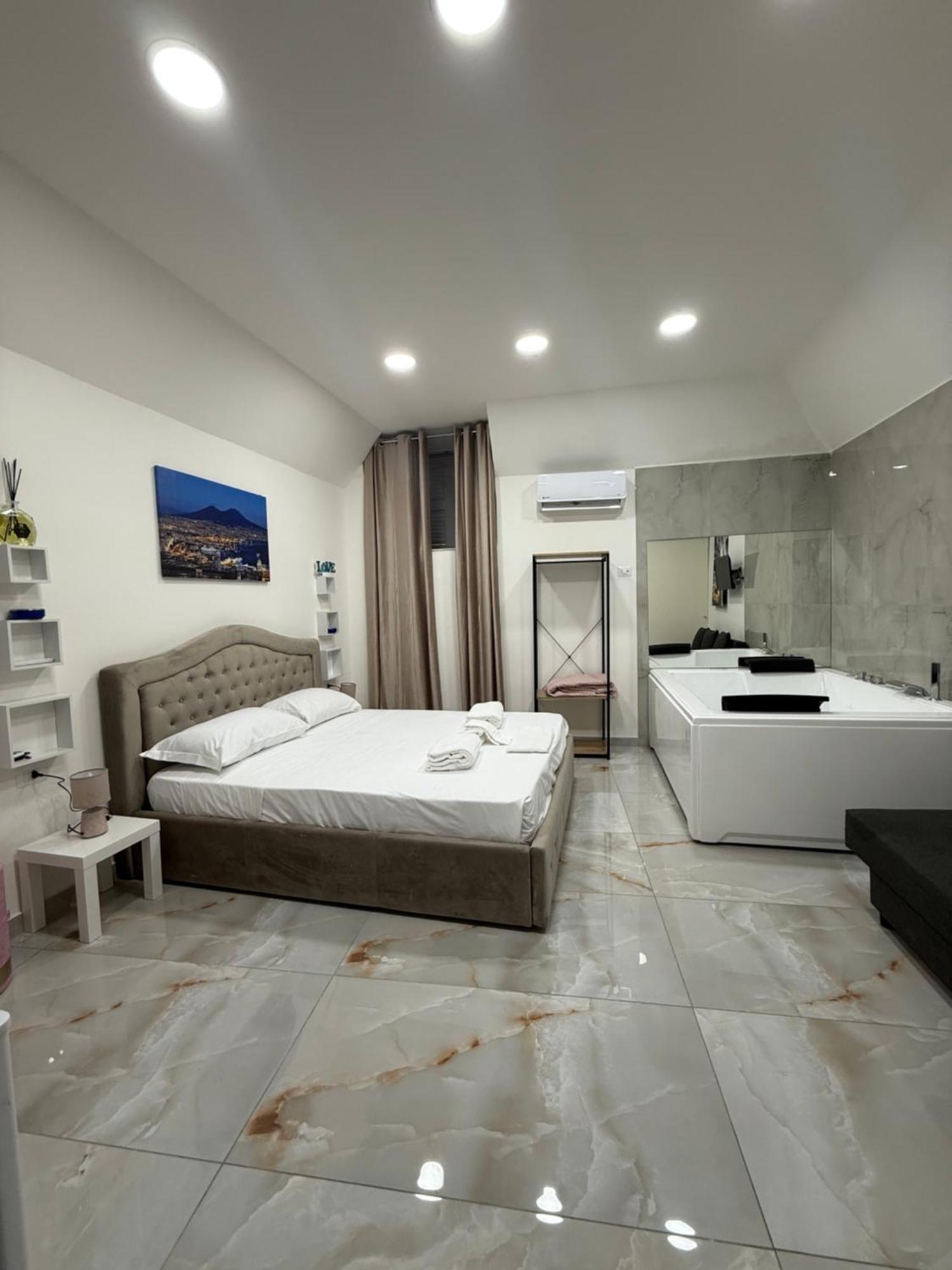 Caracciolo Suites 36 Napoli Eksteriør billede